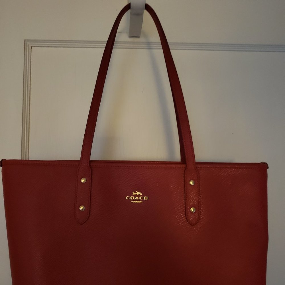 COACH TRUE RED PEBBLE LEATHER CITY TOTE - Picture 4 of 7